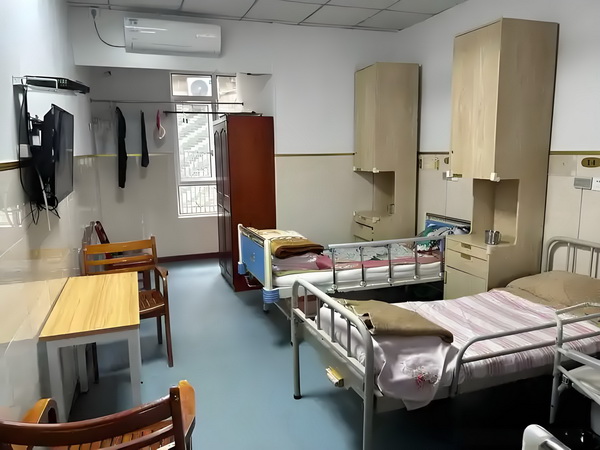 深圳入户学历加分_女人老了，走不动了，这2件事最好守口如瓶，这才是真聪明 这没听资本到这些企声音业的